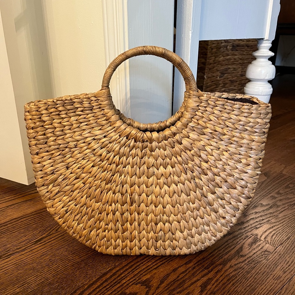 Elegant Tan Woven Tote Bag